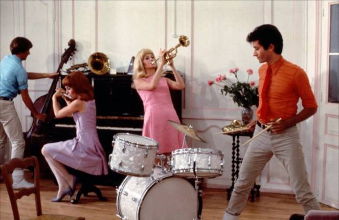 Françoise Dorléac- Grover Dale- Catherine Deneuve and George Chakiris in Les demoiselles de Rochefort directed by Jacques Demy- 1967
