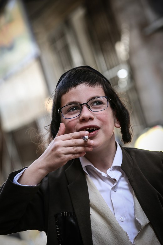 kids-in-tel-aviv-celebrate-purim-by-smoking-tons-of-cigarettes-172-781-1426535136