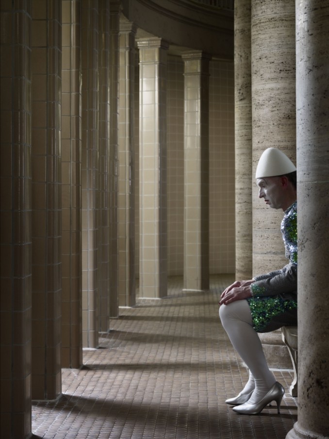 002-erwin-olaf-theredlist