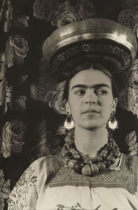 Frida Kahlo by Carl van Vechten- 1933.jpg