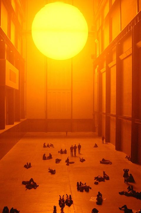 2003 - Olafur Eliasson The Weather Project, Tate Modern.jpg